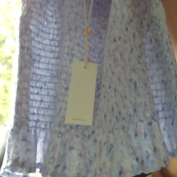 Brand New Heartloom Printed Smocked Top With Puff Sleeves - Picture 13 of 13